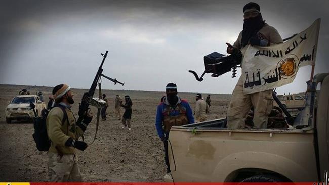 Militantes del ESL junto a la frontera jordana