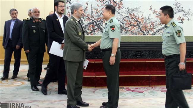 El ministro de Defensa iraní, Amir Hatami, y su homólogo chino, Wei Fenghe