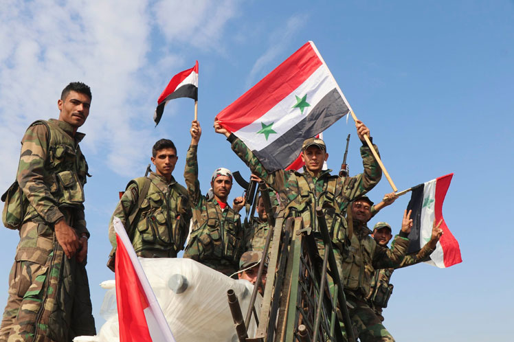soldados-sirio-banderas