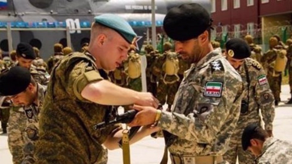 Soldados rusos e iraníes durante unas maniobras conjuntas