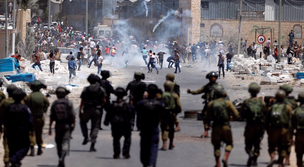 jovenes-palestinos-soldados-israelies