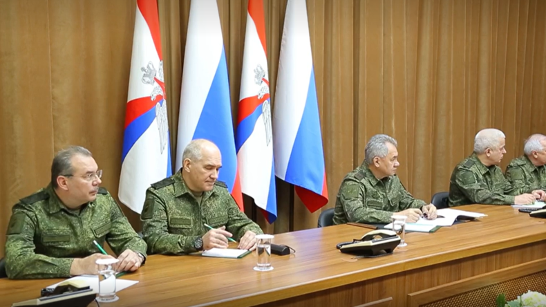 shoigu-y-altos-generales