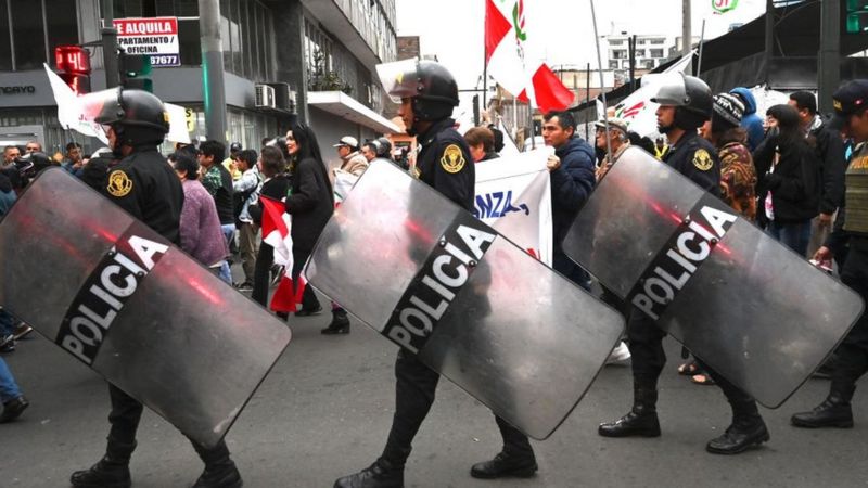 policia peru