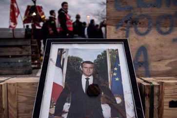 retrato-macron-tirado