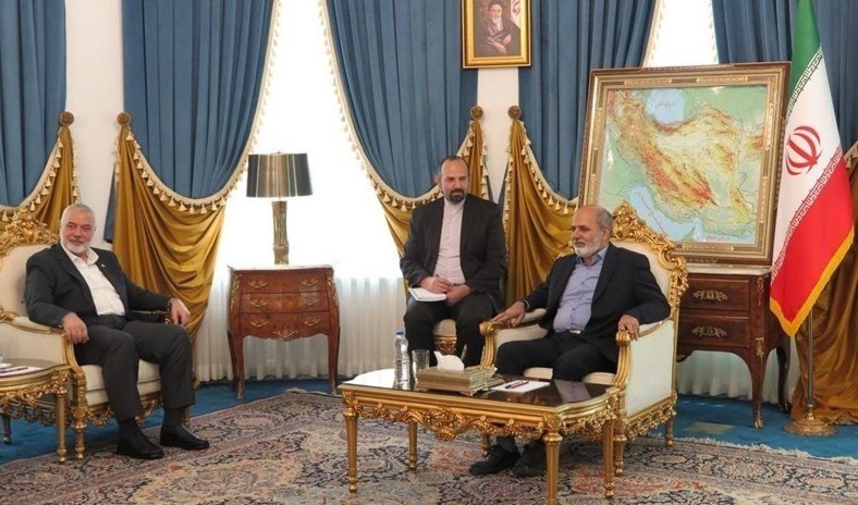 El secretario del Consejo Supremo de Seguridad Nacional de Irán dijo Ali Akbar Ahmadian en una reunión con el jefe del buró político del Movimiento de Resistencia Islámica Palestina, Hamas, Ismail Haniyeh