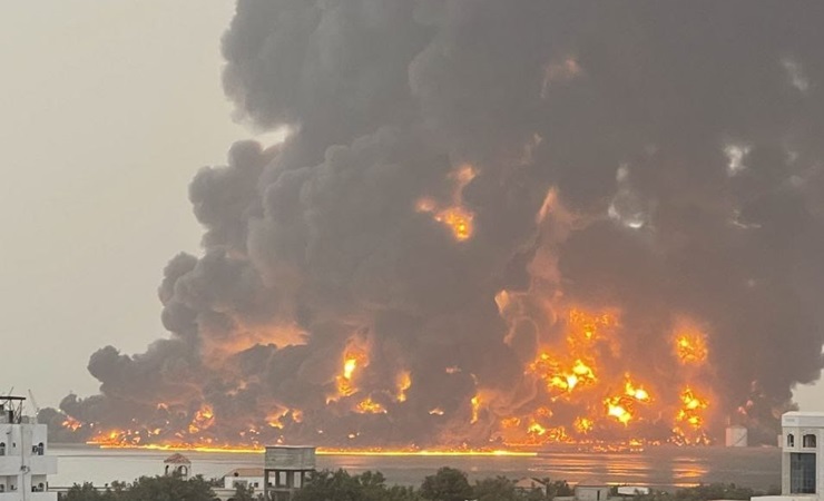 refinerias-incendiadas-hudaida-ataque-israeli