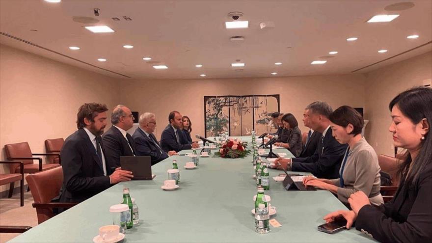 El canciller chino, Wang Yi, se reunió en la sede de la ONU con su homólogo libanés, Abdulá Bu Habi