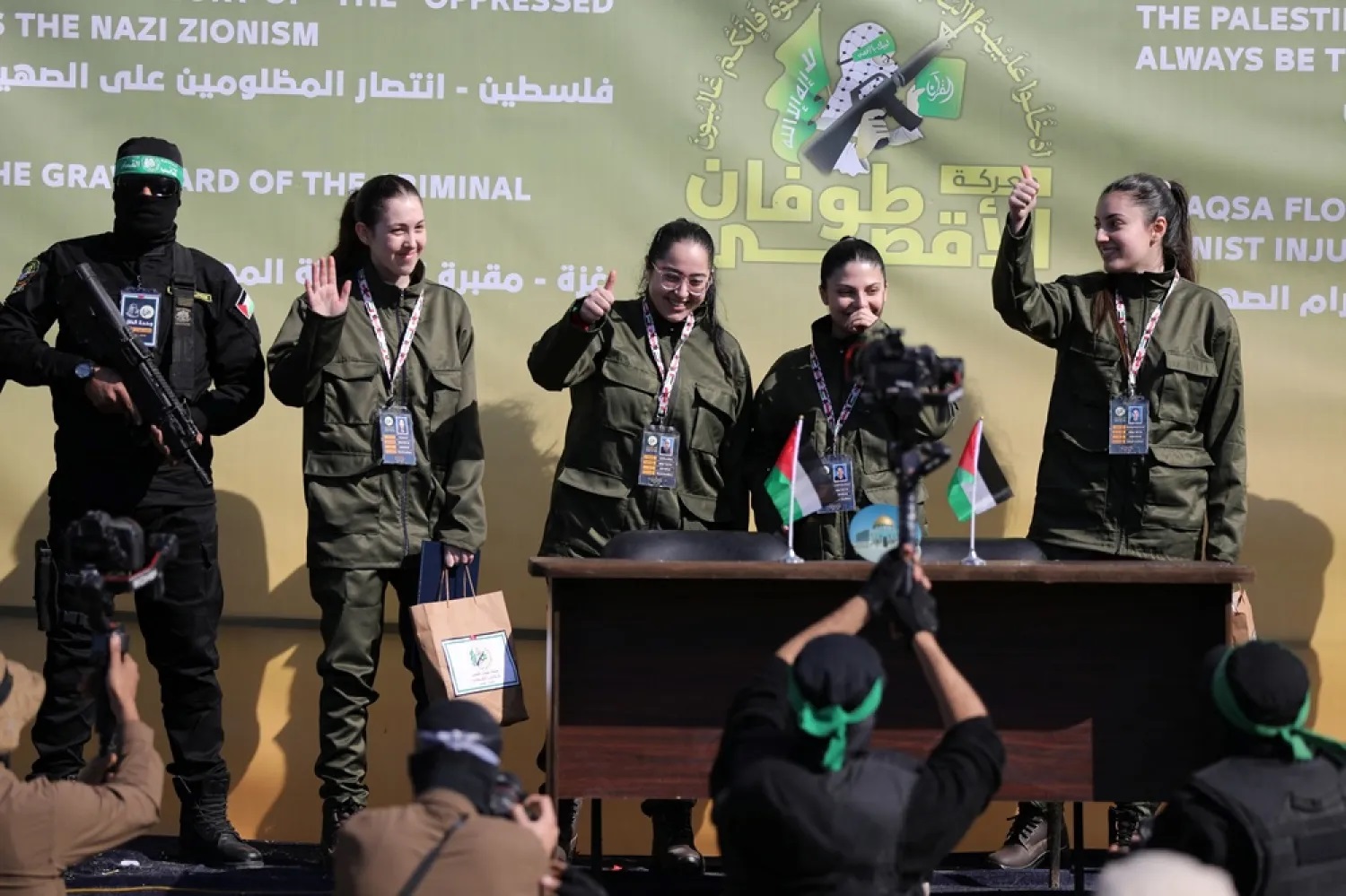 acto-hamas-entrega-prisioneras