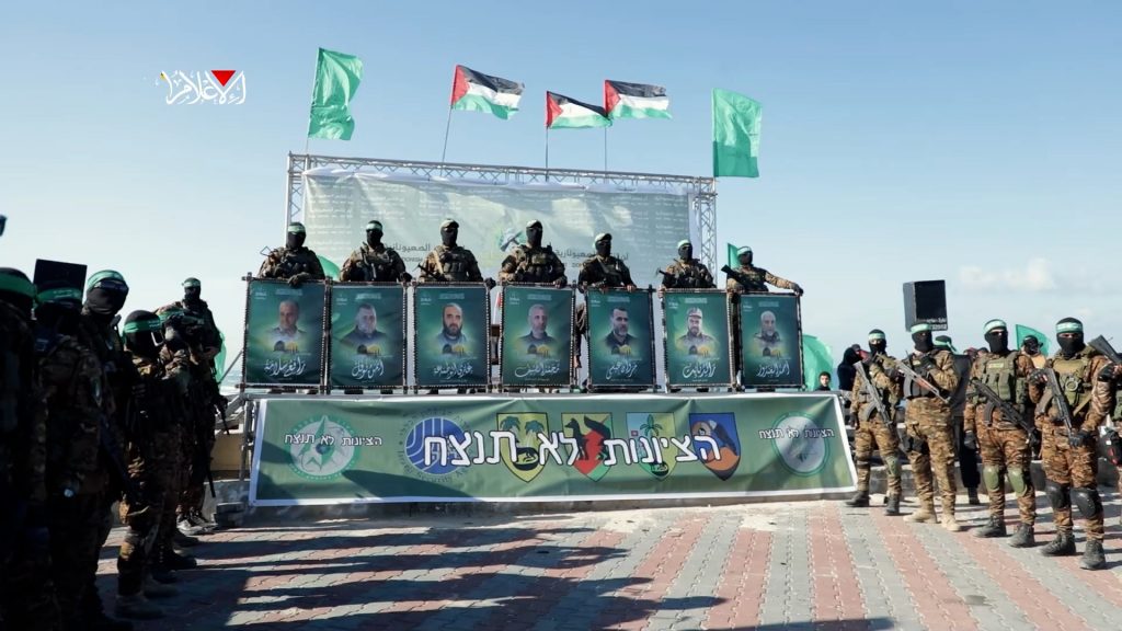 combatientes-hamas-entrega-prisioneros