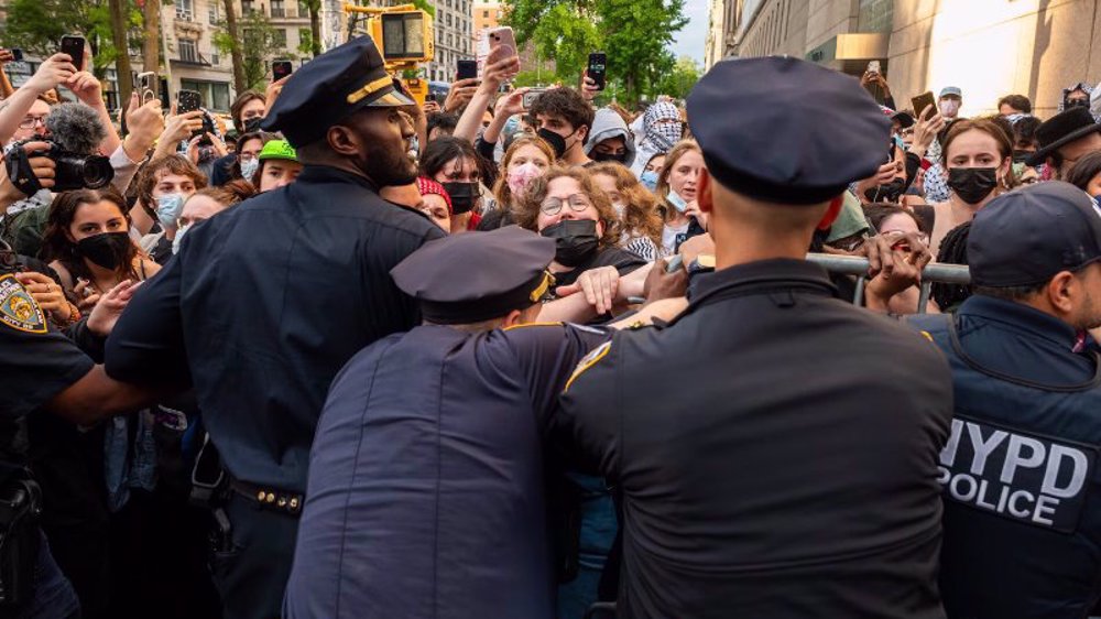 forcejeo-manifestantes-policias-columbia