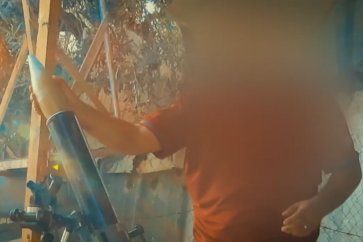 resistente-palestino-dispara-mortero