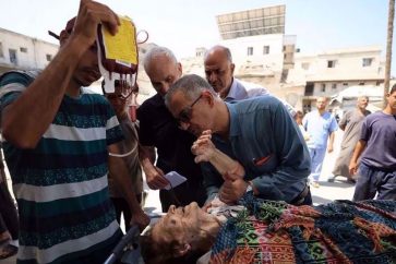 Mujer herida en el ataque israelí a la iglesia católica de Gaza