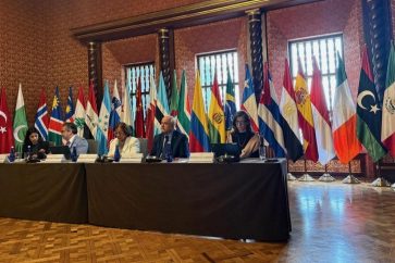 reunion-bogota-grupo-la-haya