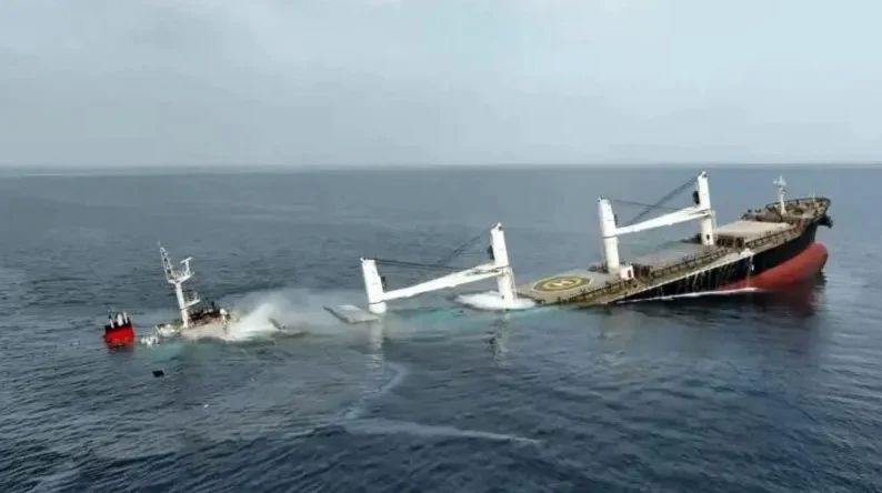 Hundimiento del barco Eternity Sea