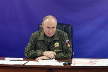 putin-uniforme-militar