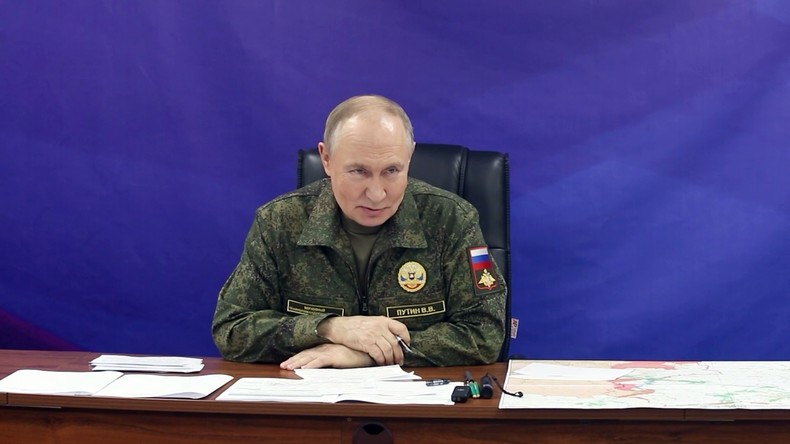 putin-uniforme-militar